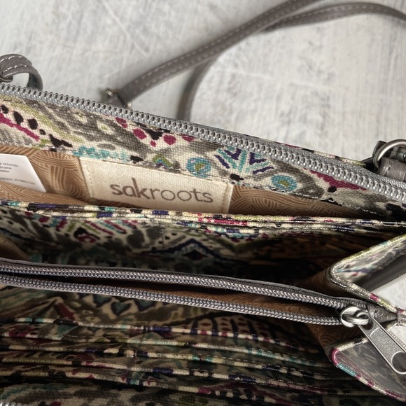 Sakroots Crossbody Purse Wallet clutch gray multicolored  adjustable bag - Picture 7 of 8